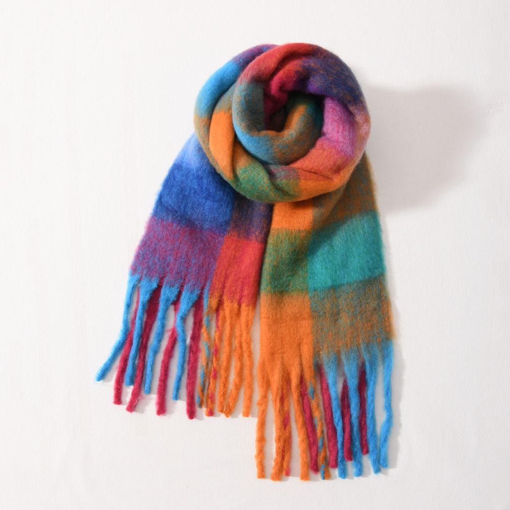 Chunky Acrylic Winter Scarf with Oversized Check Pattern and Luxurious Fringes