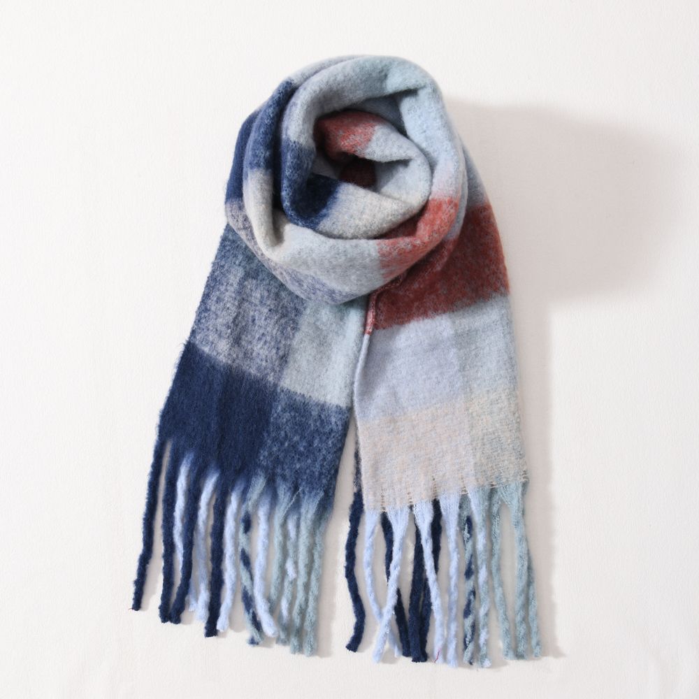 Chunky Acrylic Winter Scarf with Oversized Check Pattern and Luxurious Fringes