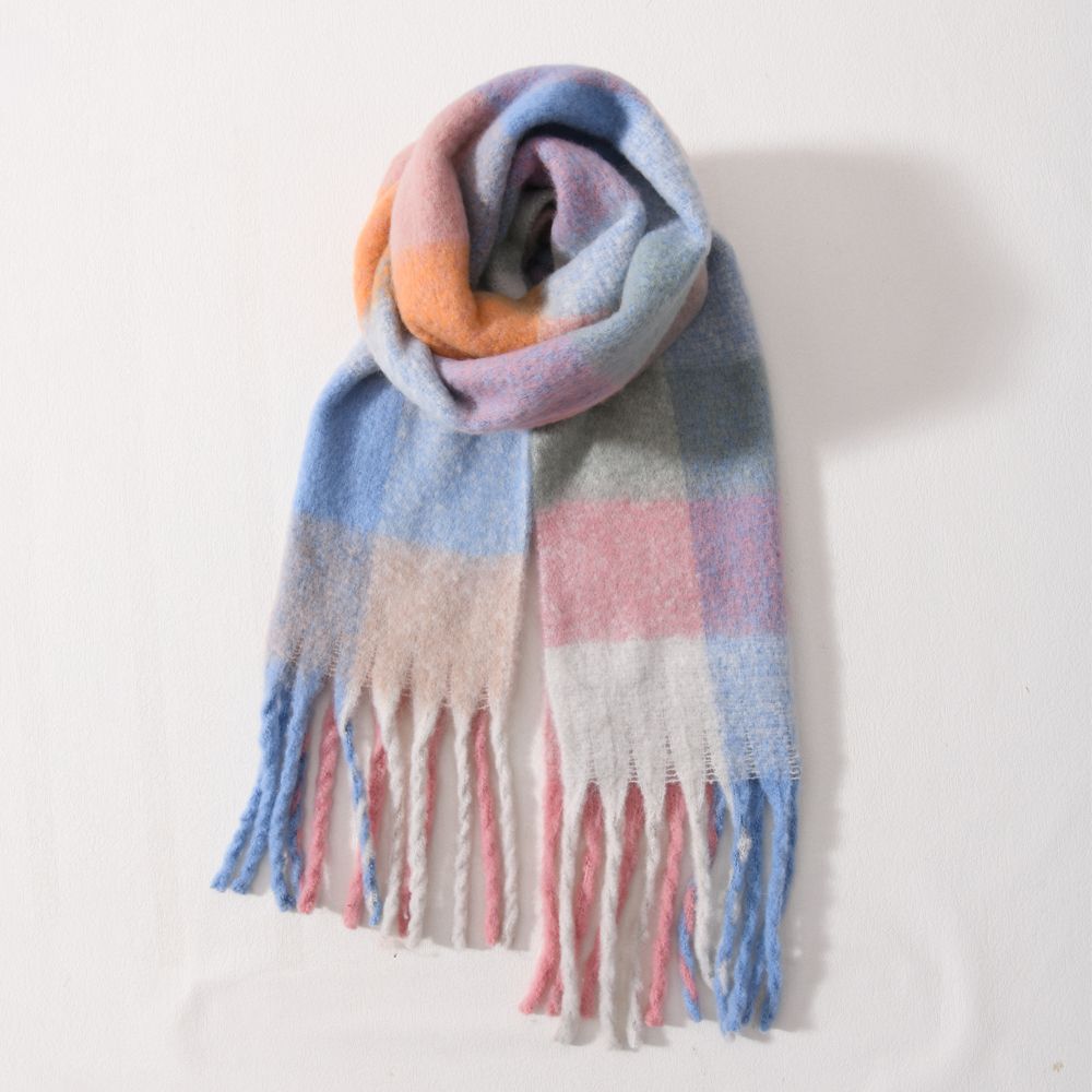 Chunky Acrylic Winter Scarf with Oversized Check Pattern and Luxurious Fringes