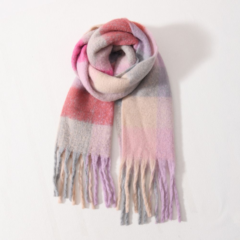 Chunky Acrylic Winter Scarf with Oversized Check Pattern and Luxurious Fringes