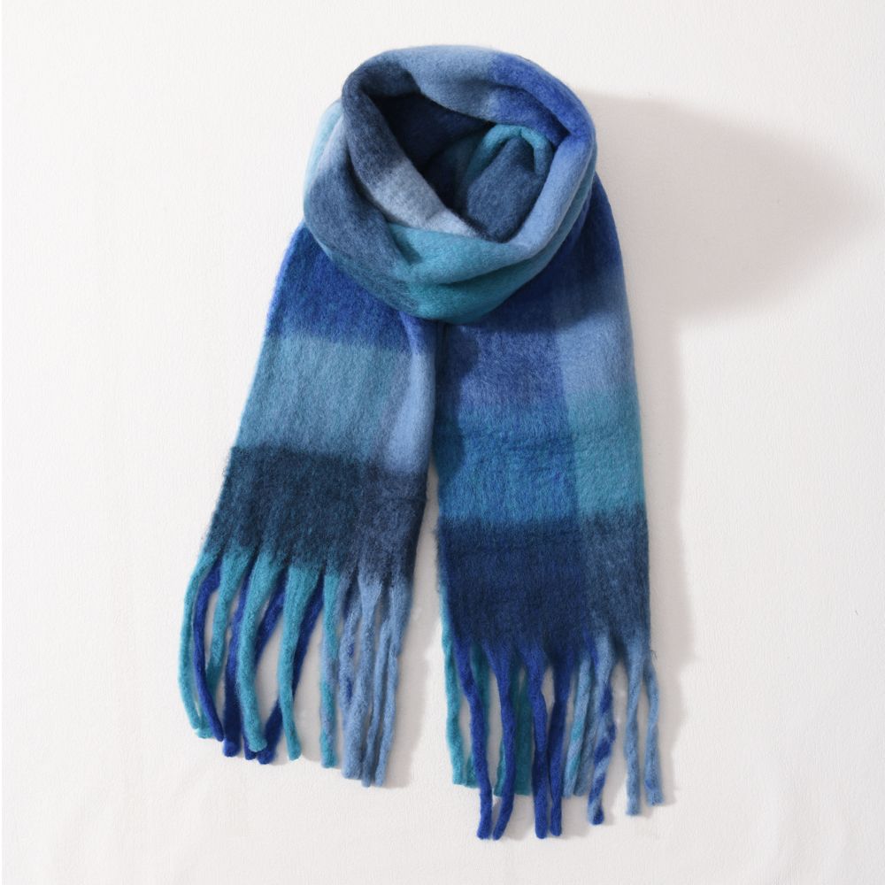 Chunky Acrylic Winter Scarf with Oversized Check Pattern and Luxurious Fringes